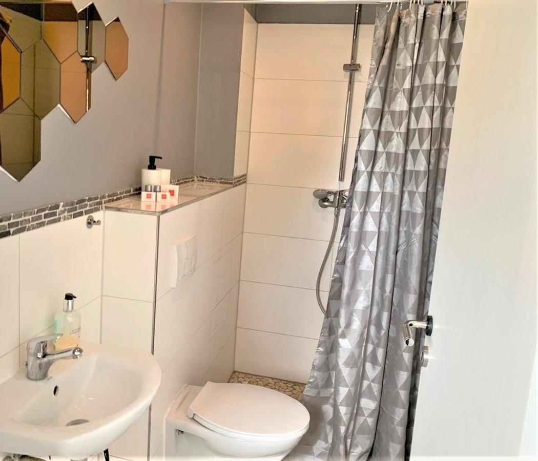 Apartment Voll Moebeliert Mit Balkon Bremen Exterior photo